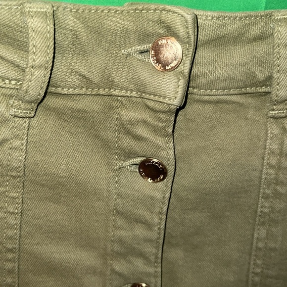 NWT Michael By Michael Kors Olive Button-Front Denim Skirt size 6 - Picture 4 of 7